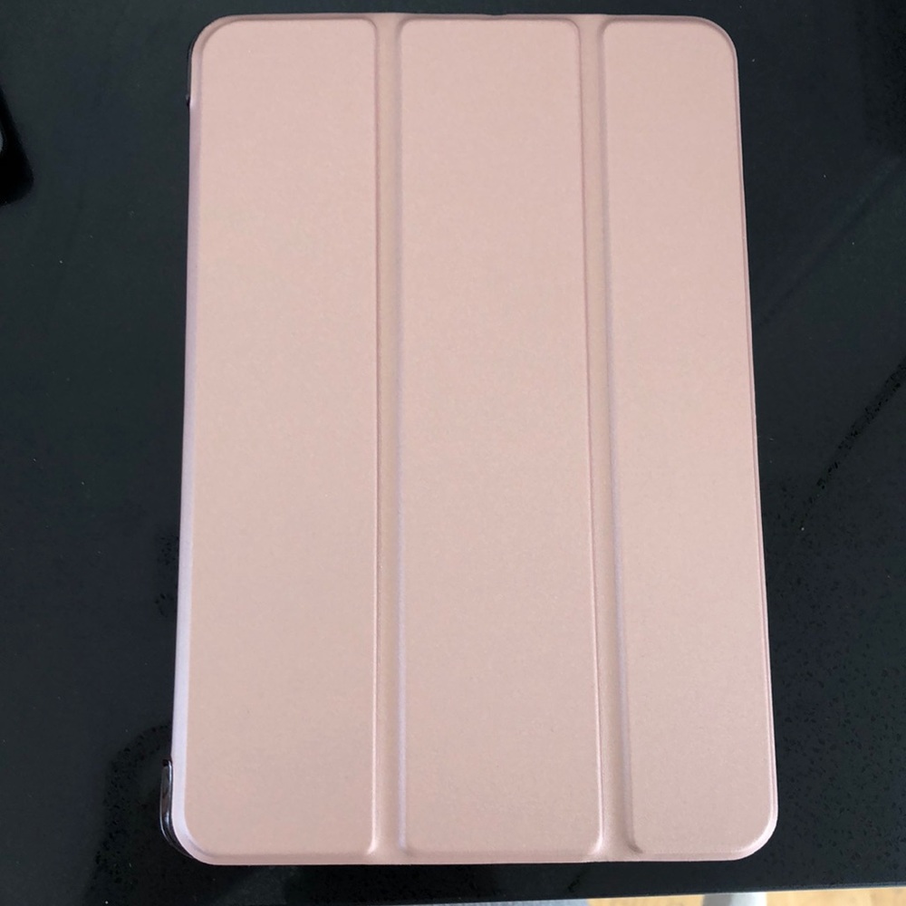 Brand new iPad mini generation 4/5 rose gold case